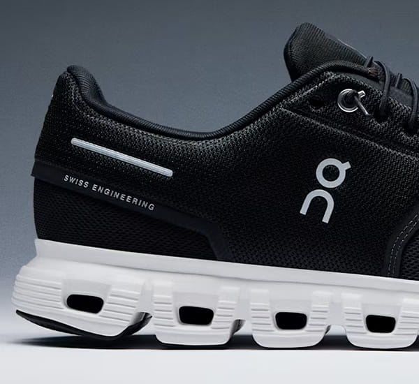 衝撃を吸収するソール構造