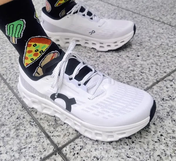 蹴り出しをサポートするミッドソール