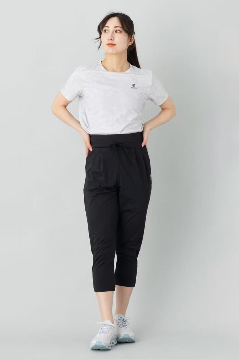 ストレッチクロップド2タックパンツ コーデ1