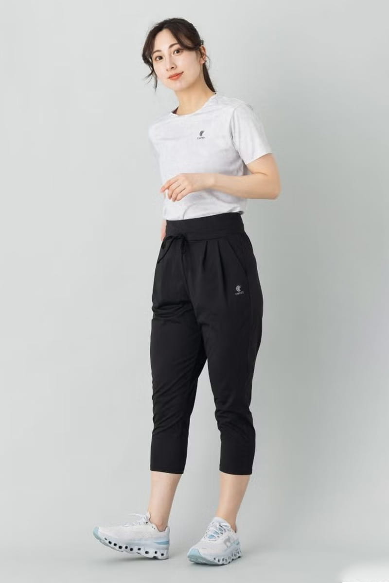ストレッチクロップド2タックパンツ コーデ2