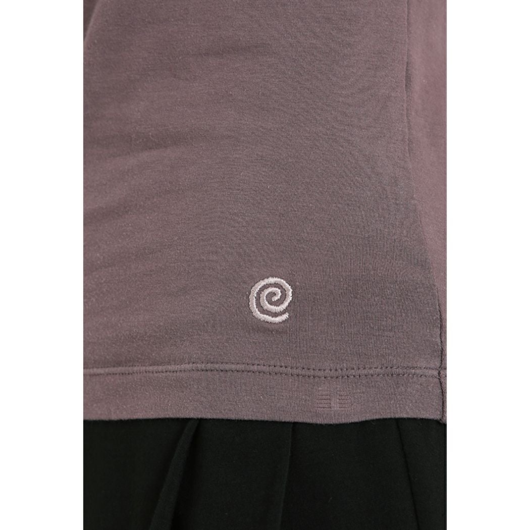 スリアsuriaフィオーレキャミレディースヨガウェアヨギーニヨガピラティストップスキャミキャミソールカップ付き日本製スポーツフィットネススポーツウェアタンクトップおしゃれかわいい定番部屋着ルームウェアSU-B049