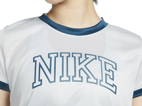 ナイキ スウッシュ ショートスリーブ トップ 灰色 スポーツ