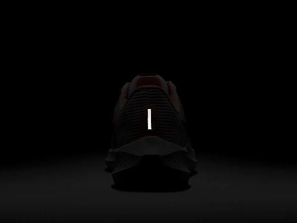 ナイキNIKEAIRZOOMPEGASUS40PRMエアズームペガサス40プレミアムレディースピンクスポーツランニングシューズランシューDV7890-600