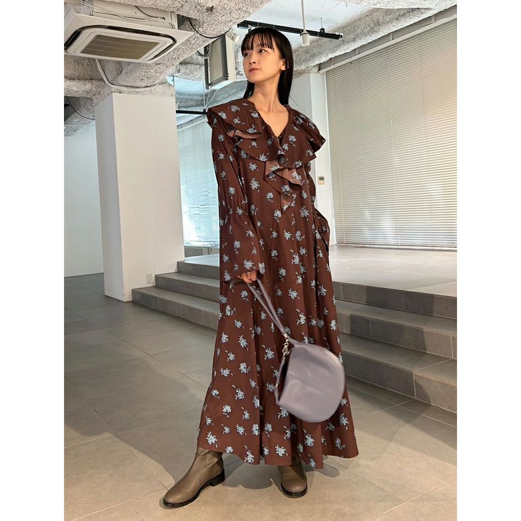 emmi atelier ラッフルカラーワンピース エミ ラッフルカラーワンピース カジュアル ワンピース ベルスリーブ