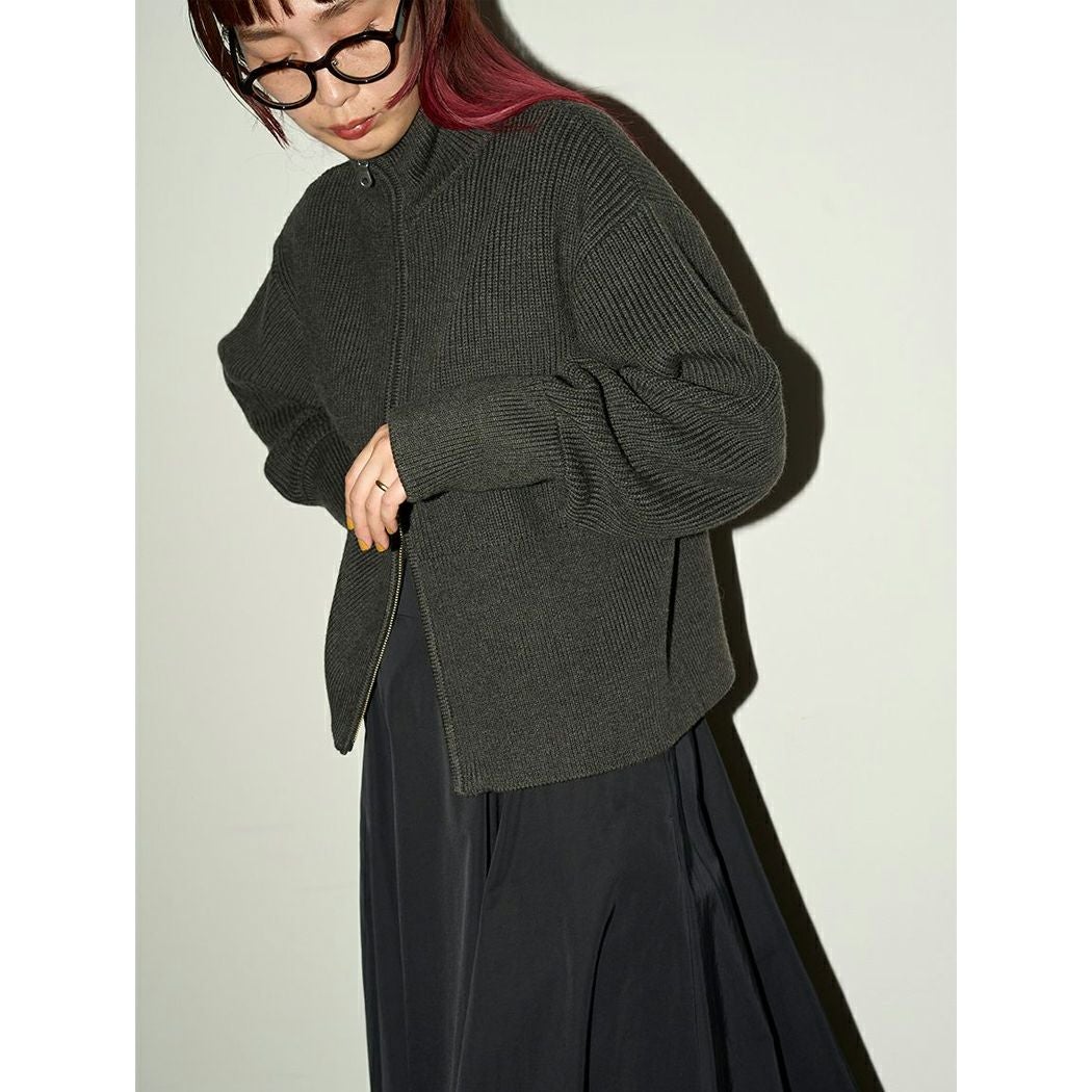 エミ　atelier　フロントジップニットカーディガン　グレー　未着用 120 エミ emmi emmi atelier フロントジップニットカーディガン レディース