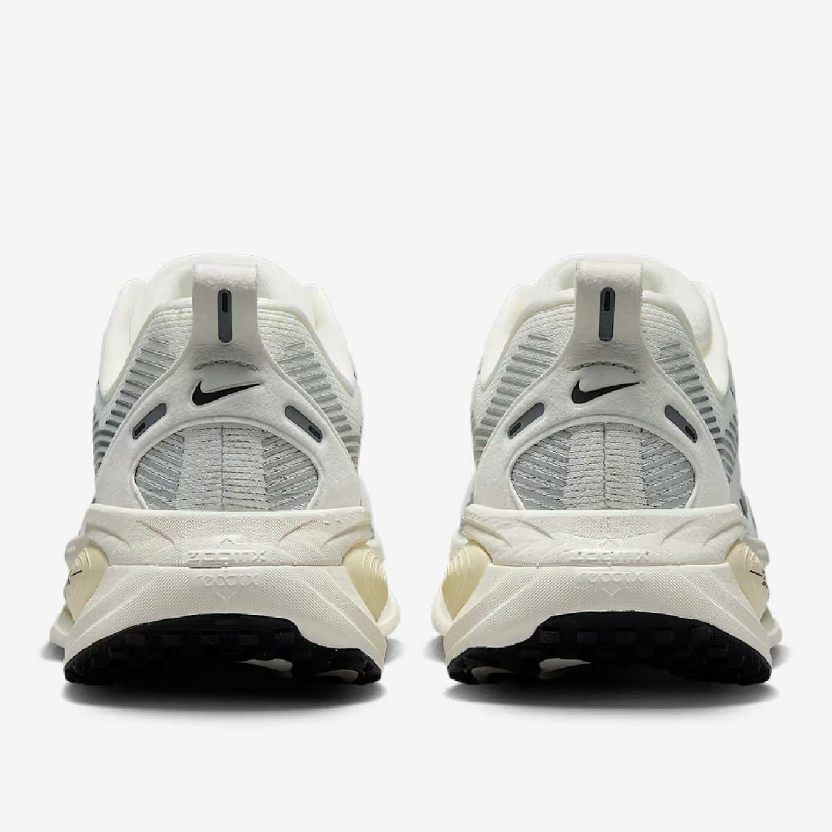 ナイキ エア ズーム ボメロ 18 NIKE AIR ZOOM VOMERO | スポーツマリオ