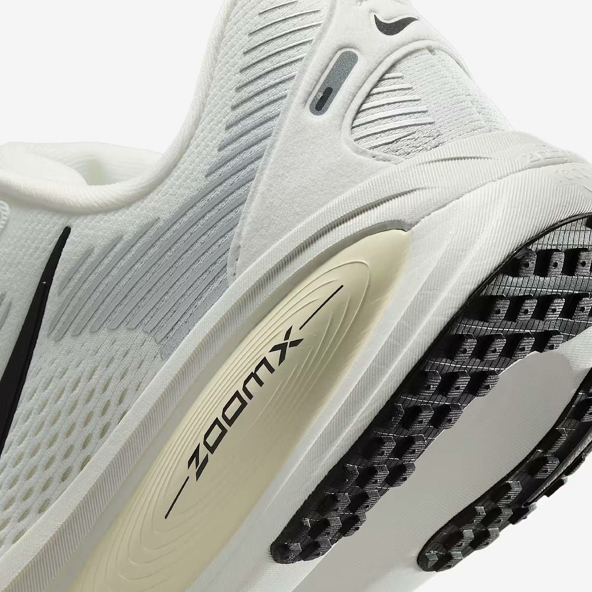 ナイキ エア ズーム ボメロ 18 レディース NIKE AIR ZOOM VOMERO 18