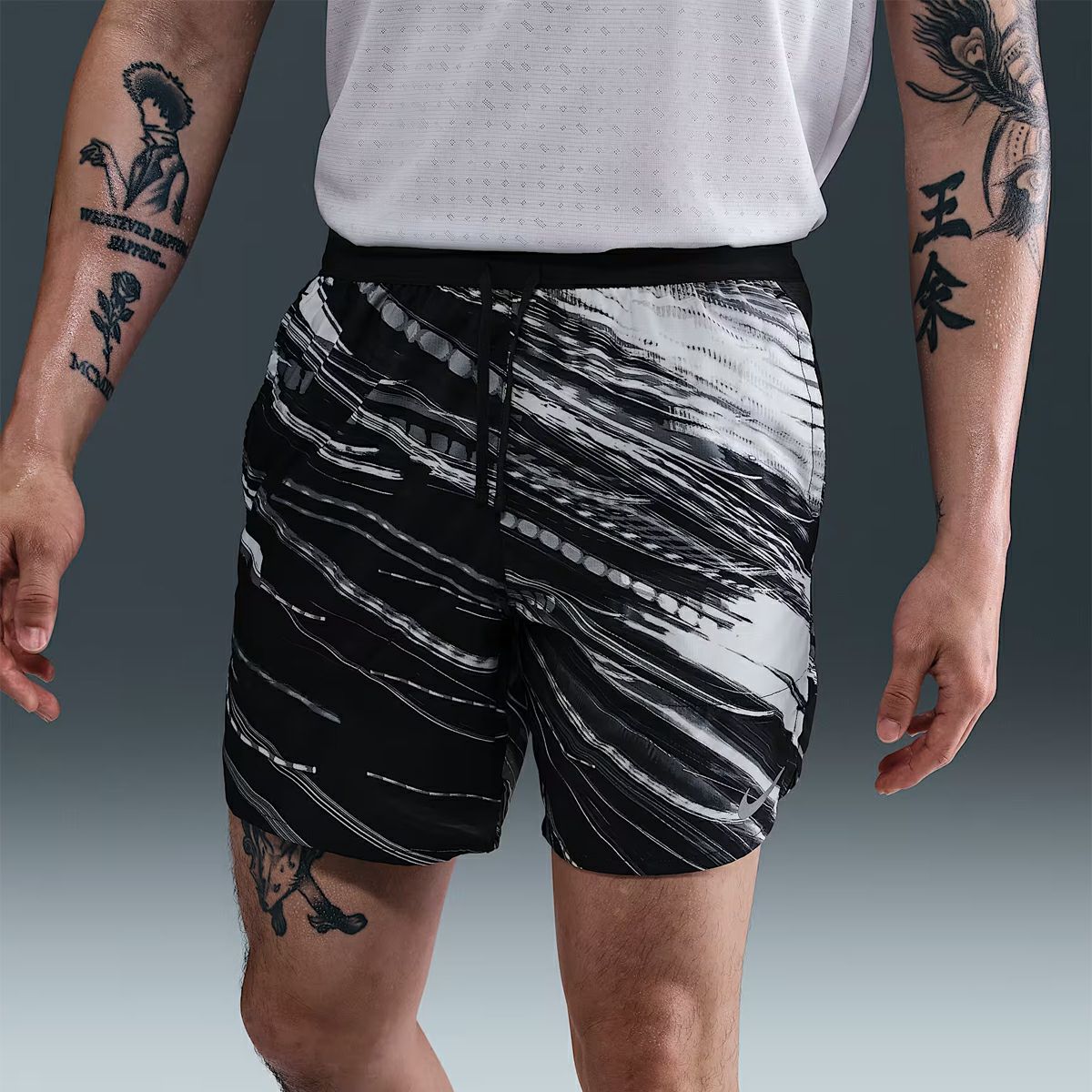 Mナイキ Dri-FIT ランディビジョン メンズスリムフィットランニングパンツ NIKE（ナイキ） 7分丈 クロップドパンツ メンズ NIKE Dri-FIT フォーム