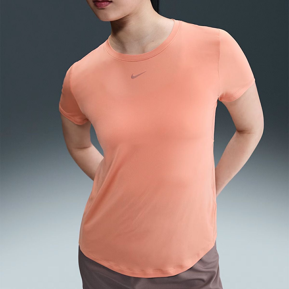 新品⭐︎ NIKE Oneナイキワンクラシック Dri-FIT タンクトップ2枚 ナイキ ドライフィット ワン クラシック タンクトップ レディース NIKE