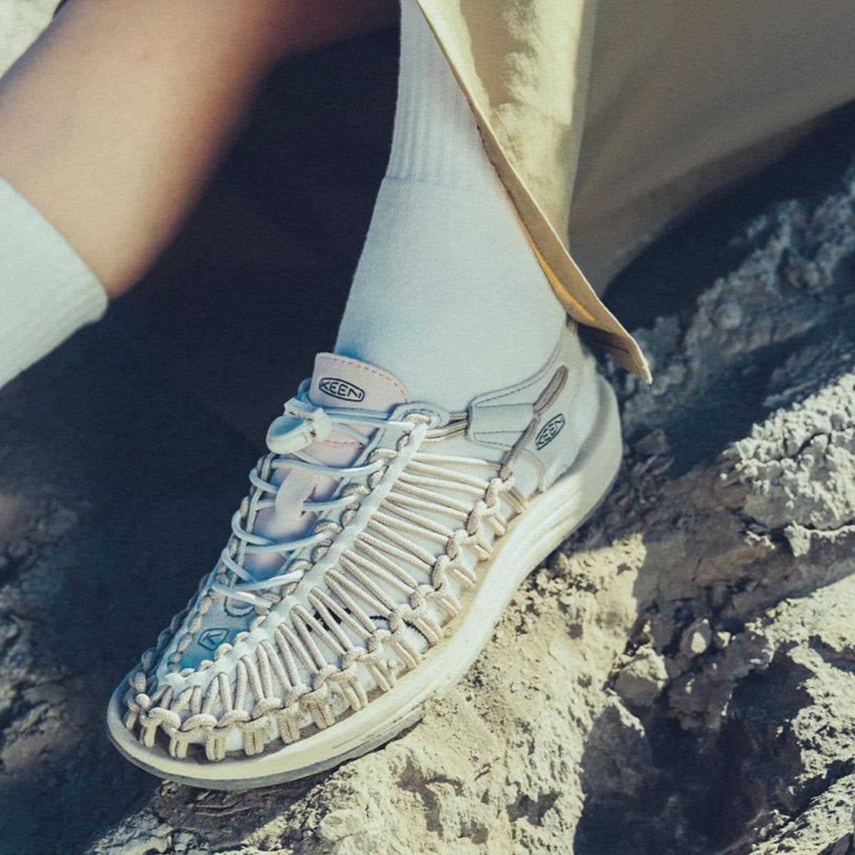 KEEN UNEEK ホワイト/マルチカラー キーン ユニーク KEEN UNEEK | スポーツマリオ公式通販サイト