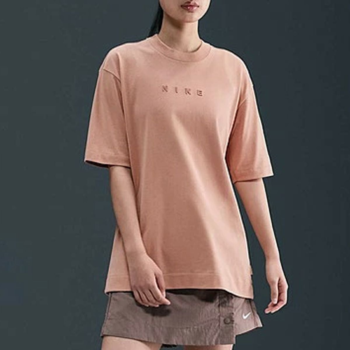 ナイキ スポーツウェア オーバーサイズド ショートスリーブ Tシャツ