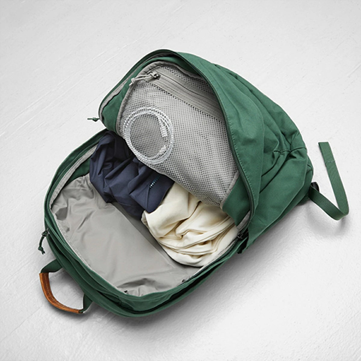 フェールラーベン ラーベン28 28L FJALLRAVEN Raven 28 | スポーツ
