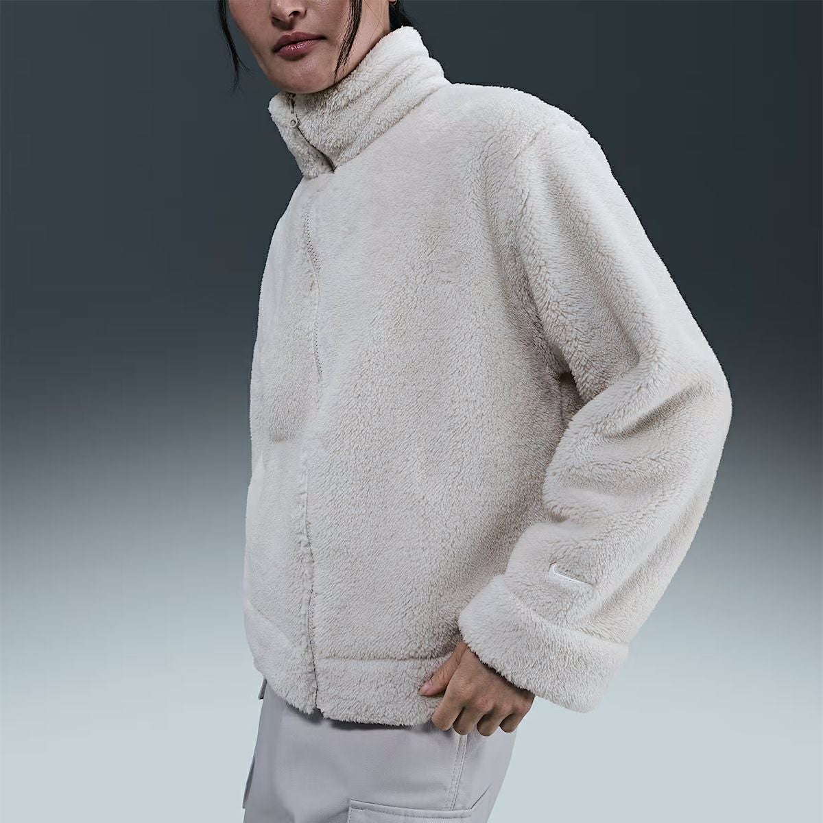 ナイキ スポーツウェア エッセンシャル ハイパイル フリース