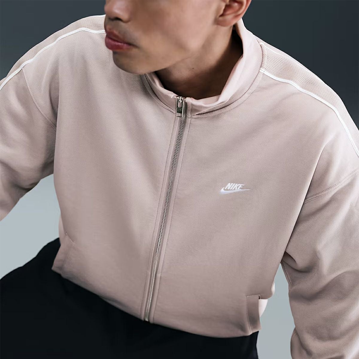 ナイキ スポーツウェア クラブ オーバーサイズド ニット トラック