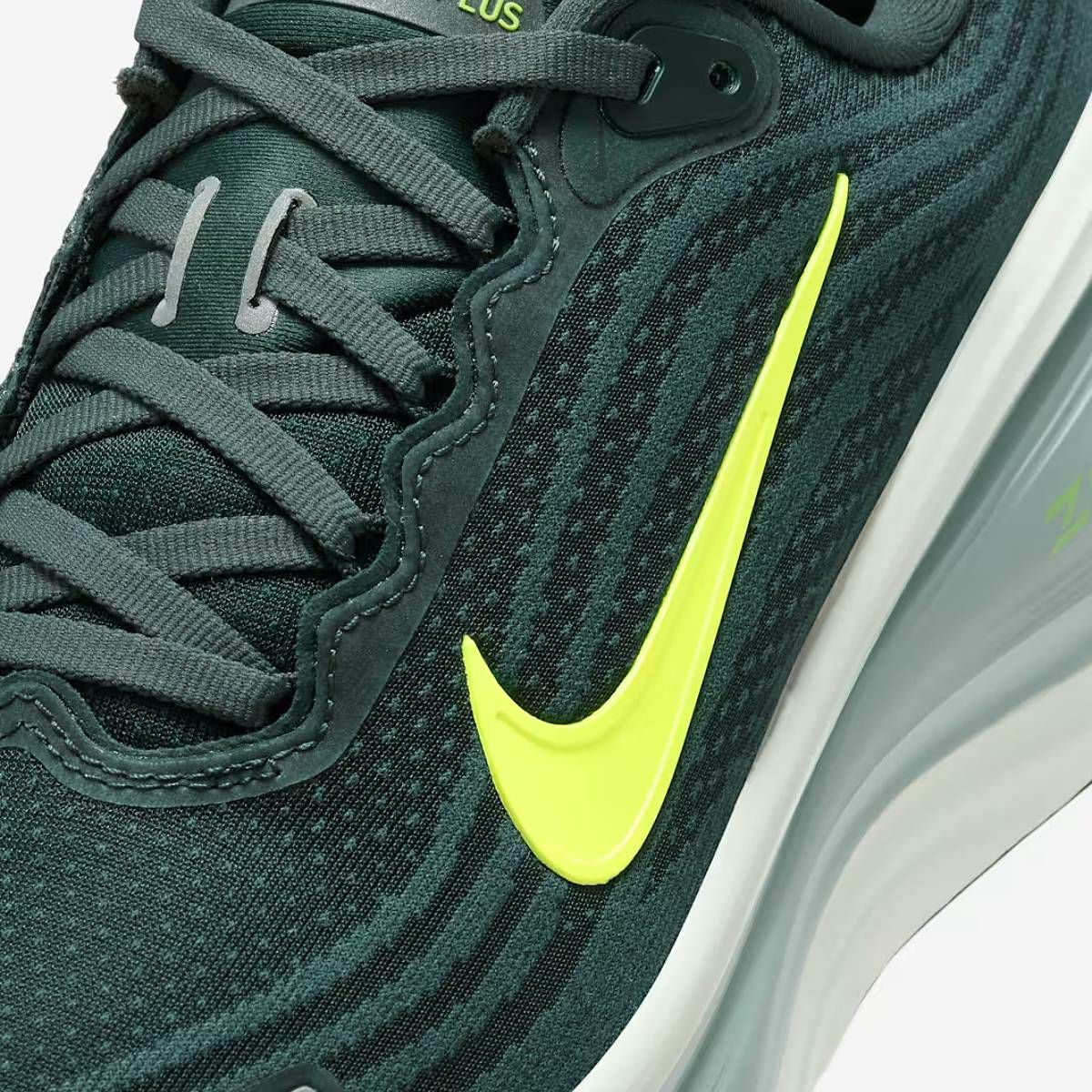 ナイキ ボメロ プラス NIKE Vomero Plus | スポーツマリオ公式通販サイト
