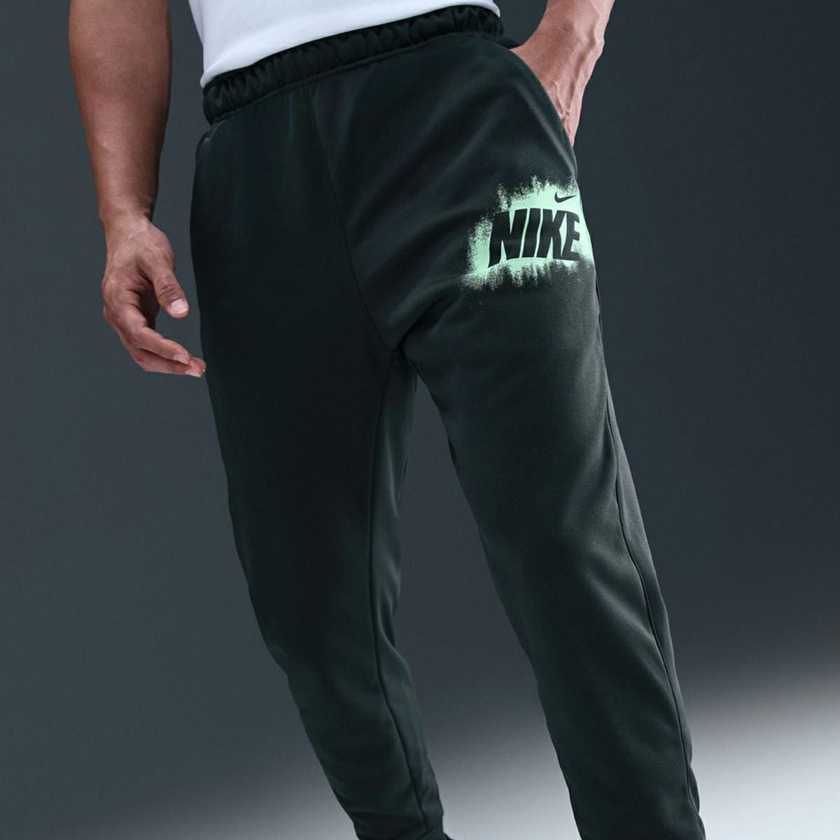 ナイキ フリース ジョガー パンツ Therma-FIT GFX NIKE Fleece Jogger
