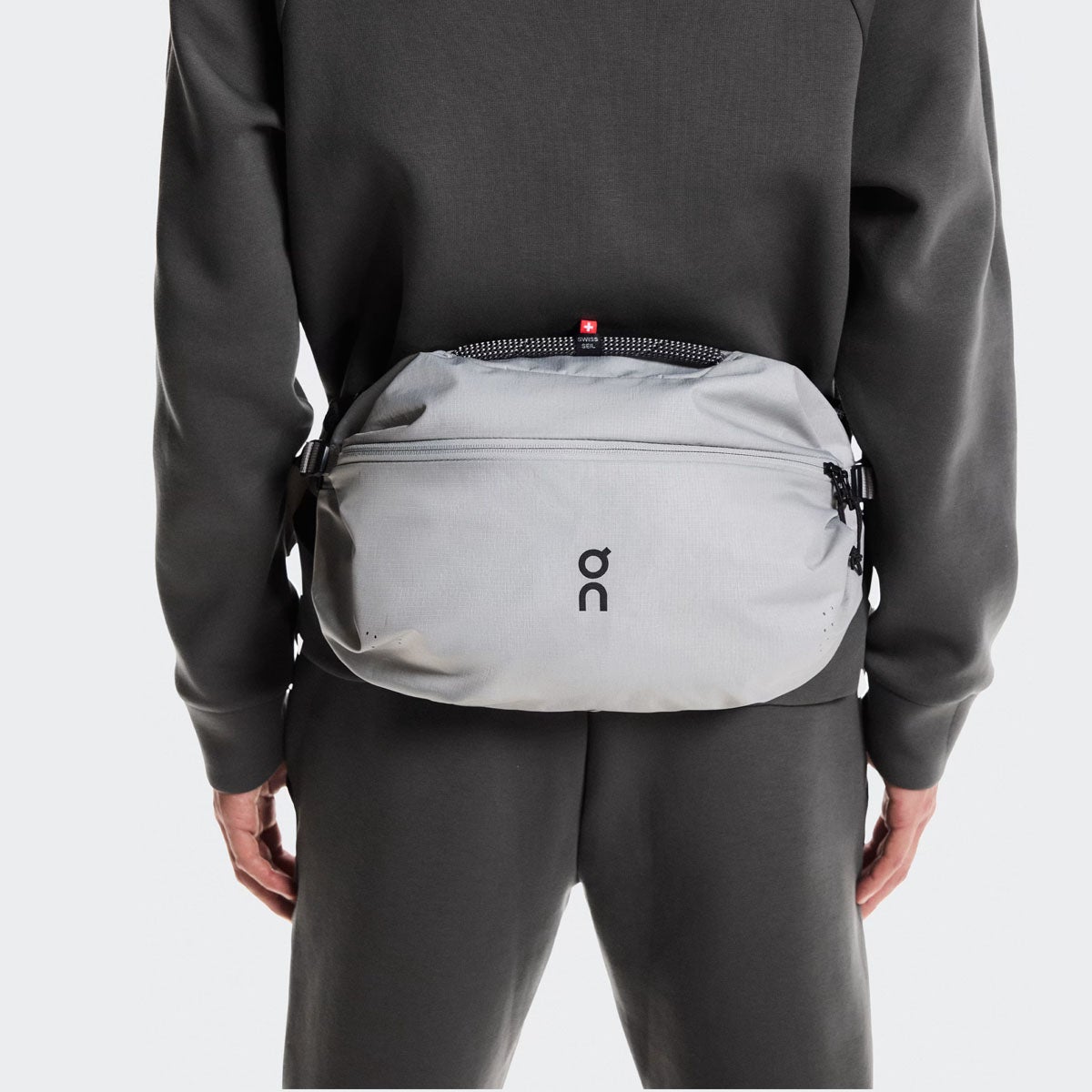 未使用　On SLING PACK 9L スリングパック　オン ウエストバッグ オン ウエストバッグ Sling Pack 9L スリングパック 9L UF3016