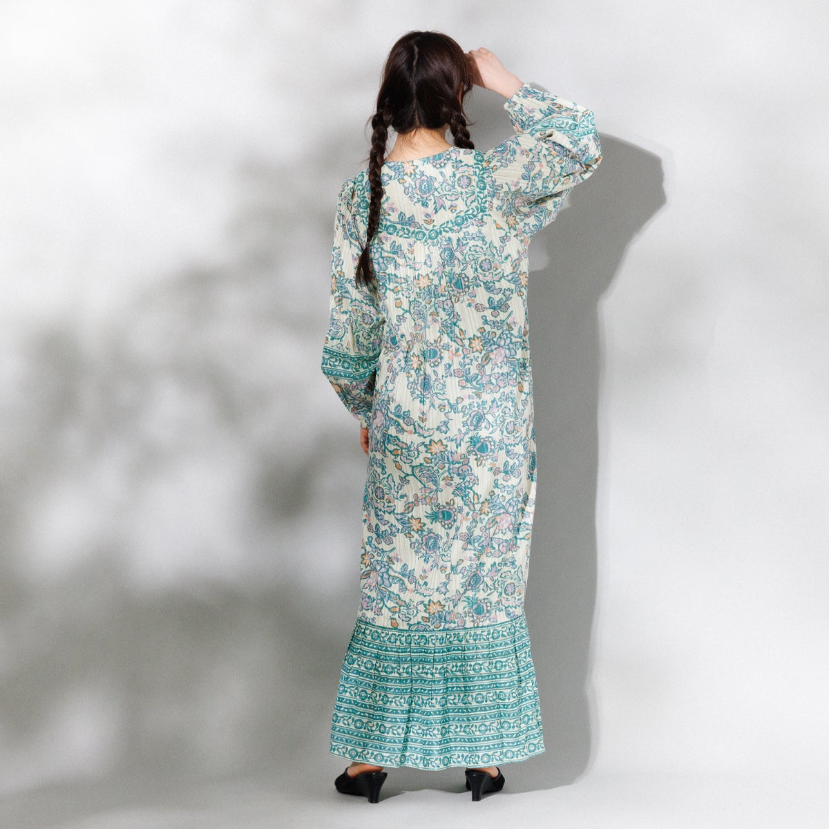 サラマリカ ペイズリーフラワープリントドレス Sara mallika Paisley