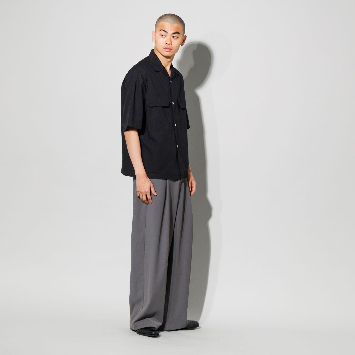 [[ポニョ]] argue オーバーTシャツ 半端袖　ベージュ　ブラック A.P.C.（アーペーセー） 半袖Tシャツ BOXY MICRO LOGO T-SHIRT COHBW