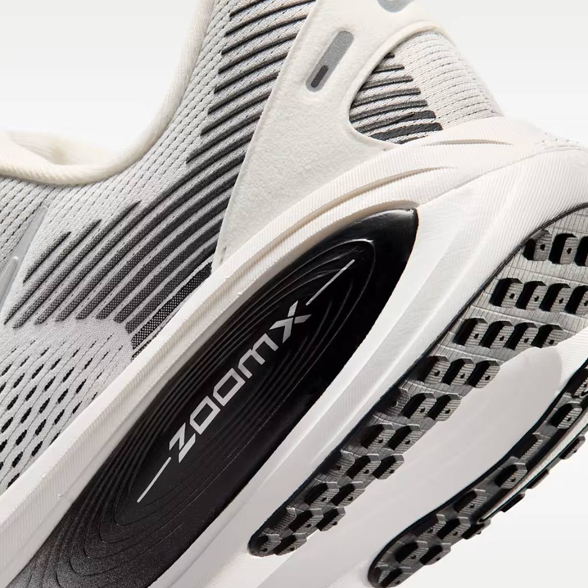 ナイキ ズーム ボメロ 18 NIKE ZOOM VOMERO | スポーツマリオ公式通販